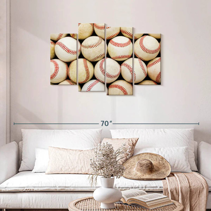 Aged baseballs Sireci, H 27 po x l 43 po