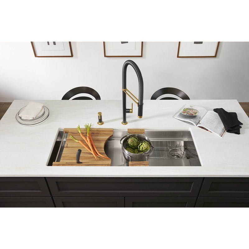 Juxtapose™ Semi-Pro Faucet, Matte Black/Gold