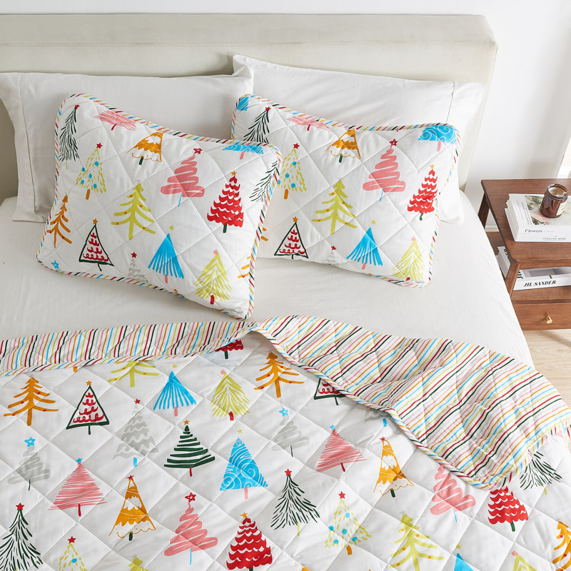 Vibrant & Cheerful Christmas Quilt Set, California King Quilt  + 2 King Shams, Happy Hillside