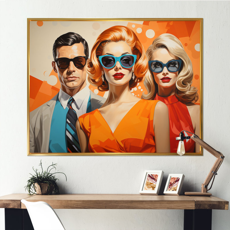 «Orange Mid Century Retro Portraits II», reproduction sur toile, H 34 po x l 44 po x P 1,5 po, Cadre flottant doré