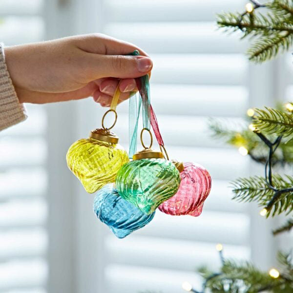 6cm Clear Glass Bauble