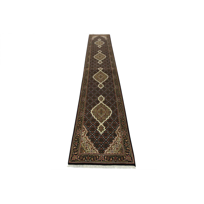 Tapis de couloir traditionnel noir en laine noué à la main 2 pi 8 po x 14 pi 3 po Fine Oriental