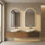 Miroir de salle de bain 28 po x 48 po à DEL noir arqué avec affichage de l'heure et de la température, antibuée et intensité variable