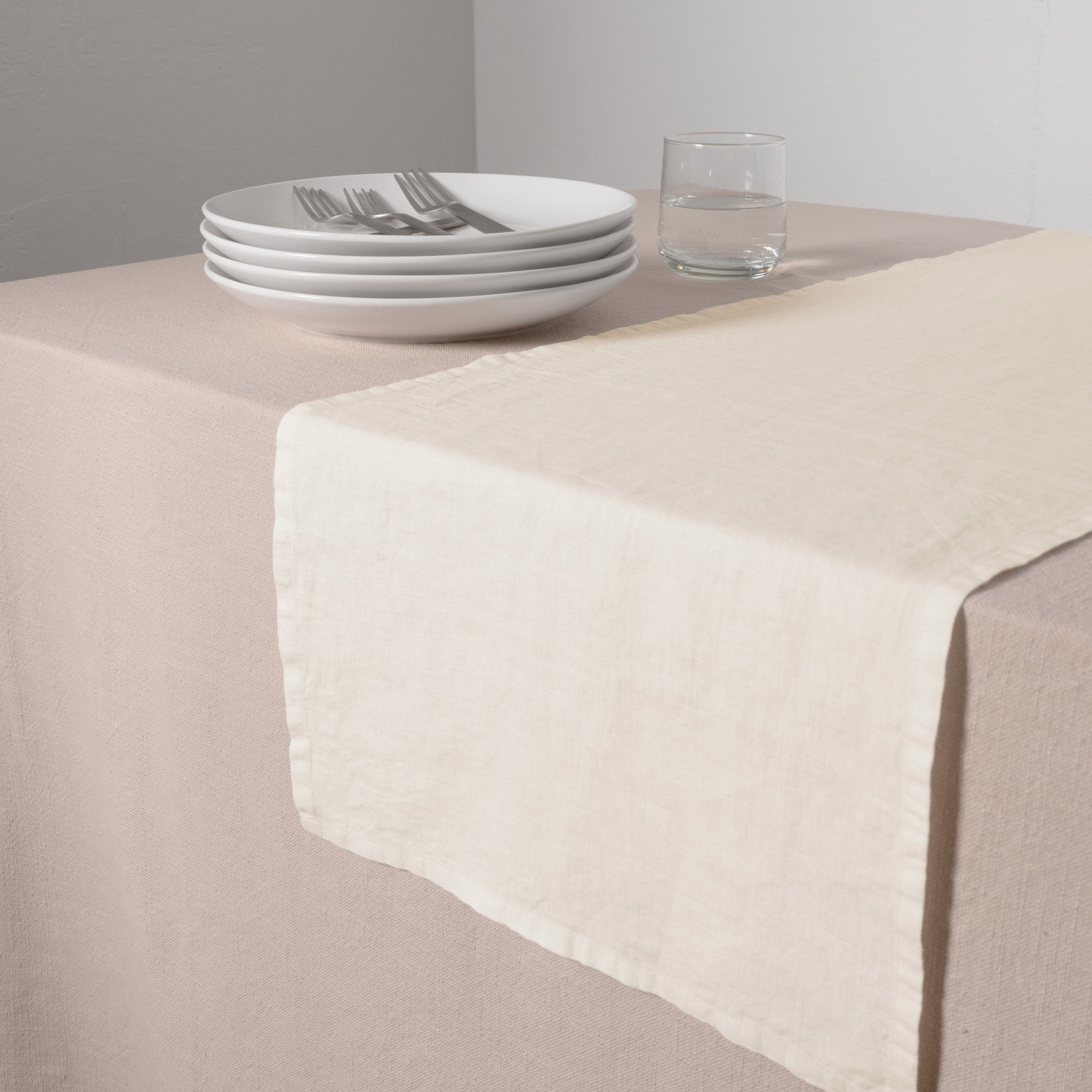Valle Table Runnner, Ivory