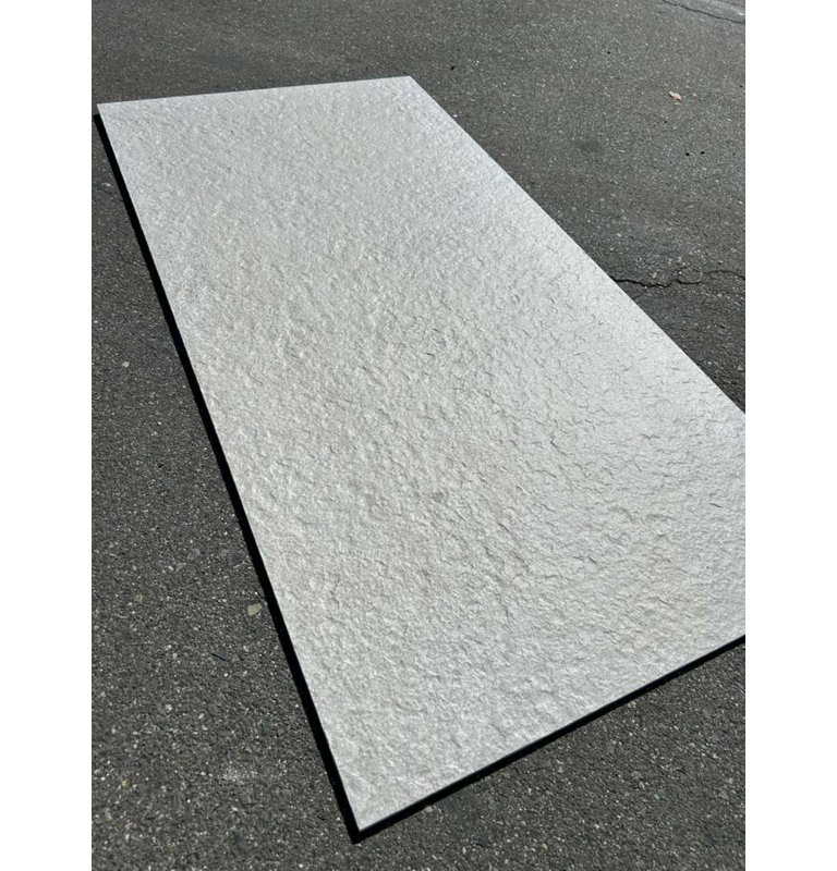 Carreau de sol en porcelaine texturé gris clair 24 x 48 SB Pulse Clay