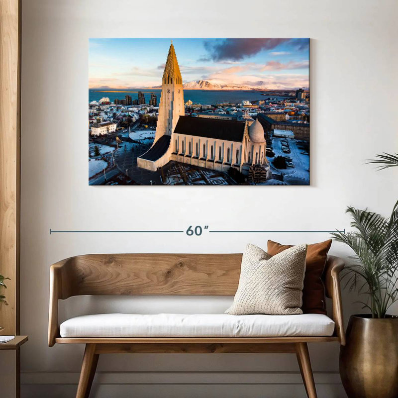 Nicci HallgrvÃ‰Â¬?mskirkja Skyline