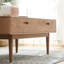 Petite table basse moderne et simple