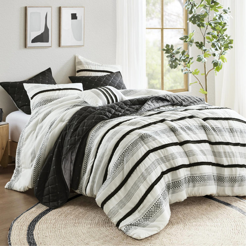 Ensemble de literie à rayures 7 pièces pour très grand / très grand lit. Fabriqué en microfibre. Assure un confort durable. Et stable. Motif charmant. Convient à divers esthétiques de chambre à coucher. Pour réduire le rétrécissement. Simple poignée - très grand