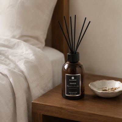 Ensemble de diffuseurs et bâtonnets de roseau Contemporary pour parfum d'ambiance - Parfum aromatique sans flamme moderne pour le salon ou la salle de bain - 8 po, noir