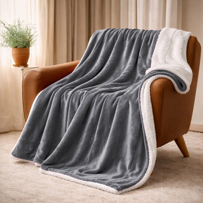 Reversible Sherpa Fleece & Faux Fur Thick Plush Blanket