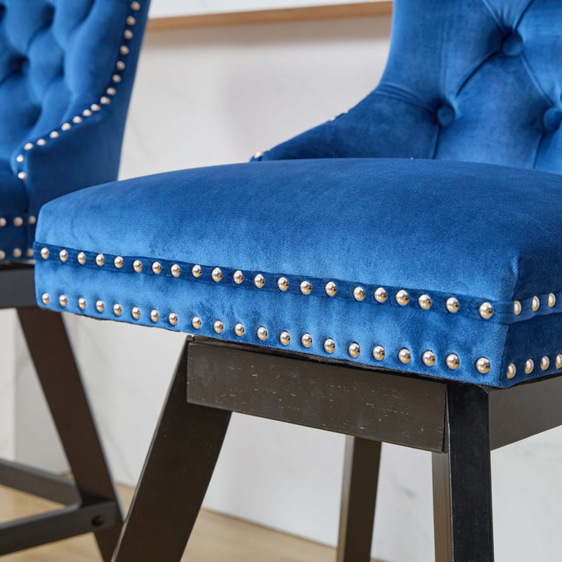 Tabourets de bar pivotants en velours de style détente, capitonnés, pieds en bois et finis chromés, Bleu