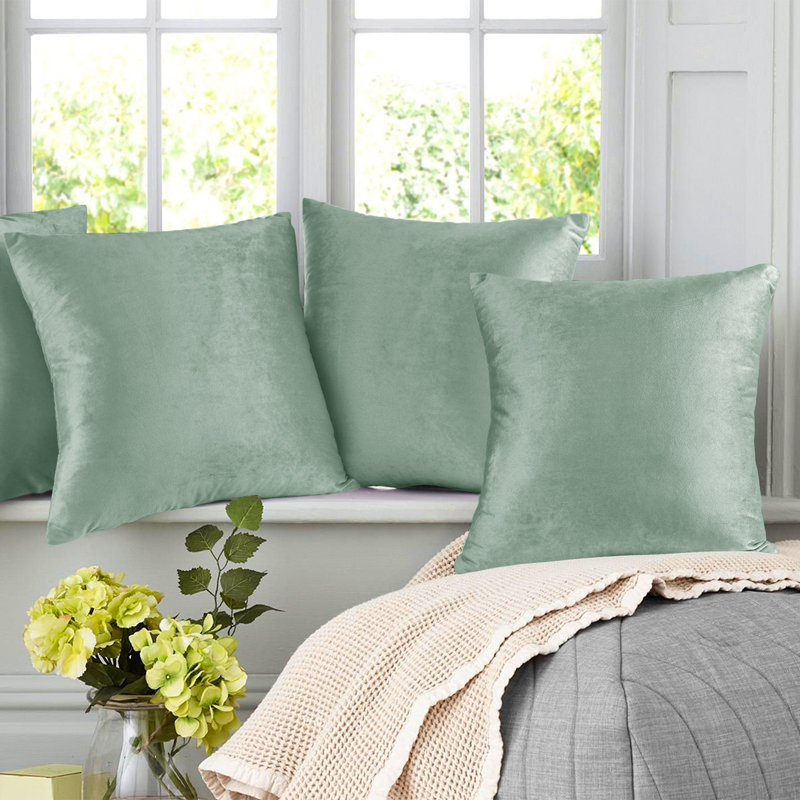 Ensemble de 4 coussins décoratifs en velours Nestl, Vert forêt, H 24 po x l 24 po