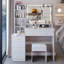 Grande coiffeuse avec tabouret de chevet et tabouret rembourré-1052608917