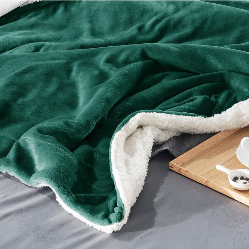 Veyo Throw Blanket, 150cm W x 200cm L, Forest Green