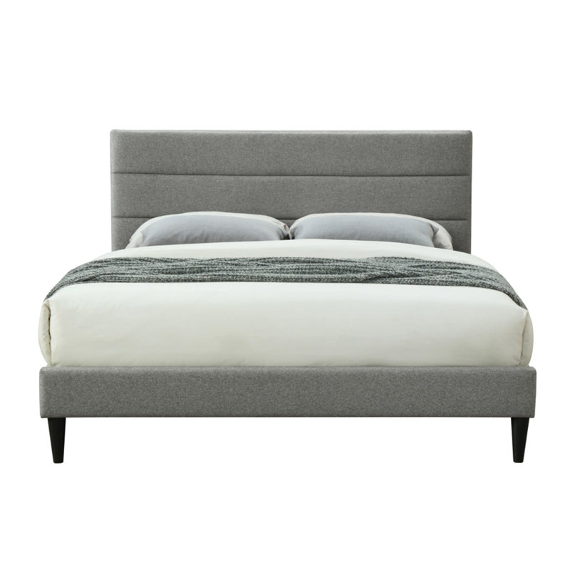 Très grand lit gris en tissu gris