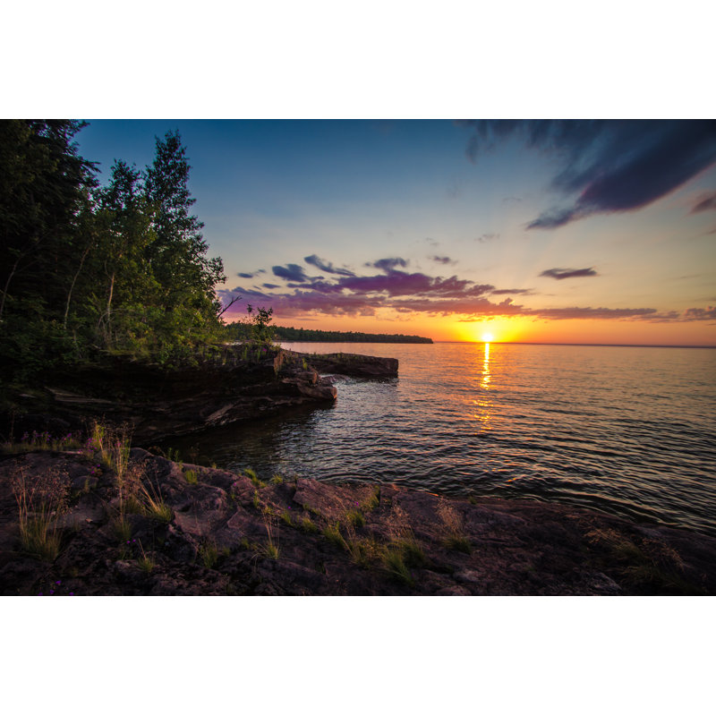 Coucher de soleil sur le lac Supérieur - Photographie sur toile tendue, H 24 po x l 36 po