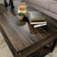 Table basse à plateau relevable, finition brune