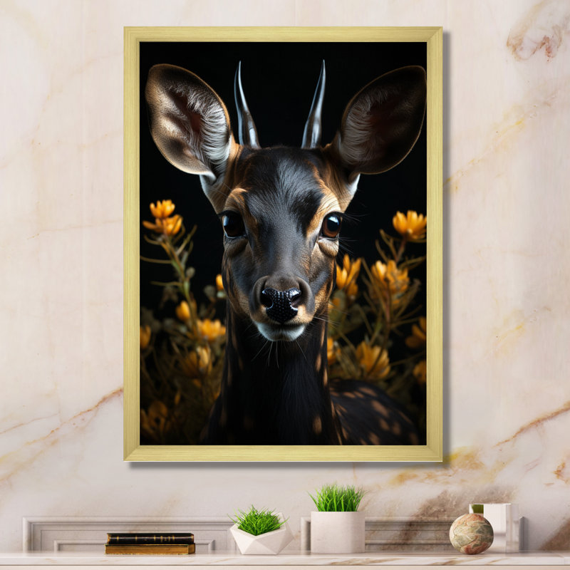 Black Antelope Selfie II - imprimé, Cadre doré à coins fermés, H 44 po x l 34 po x P 1,5 po