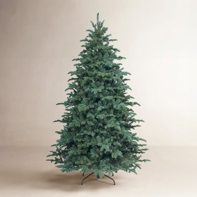 Noble 7.5' Pre-Lit Spruce Tree