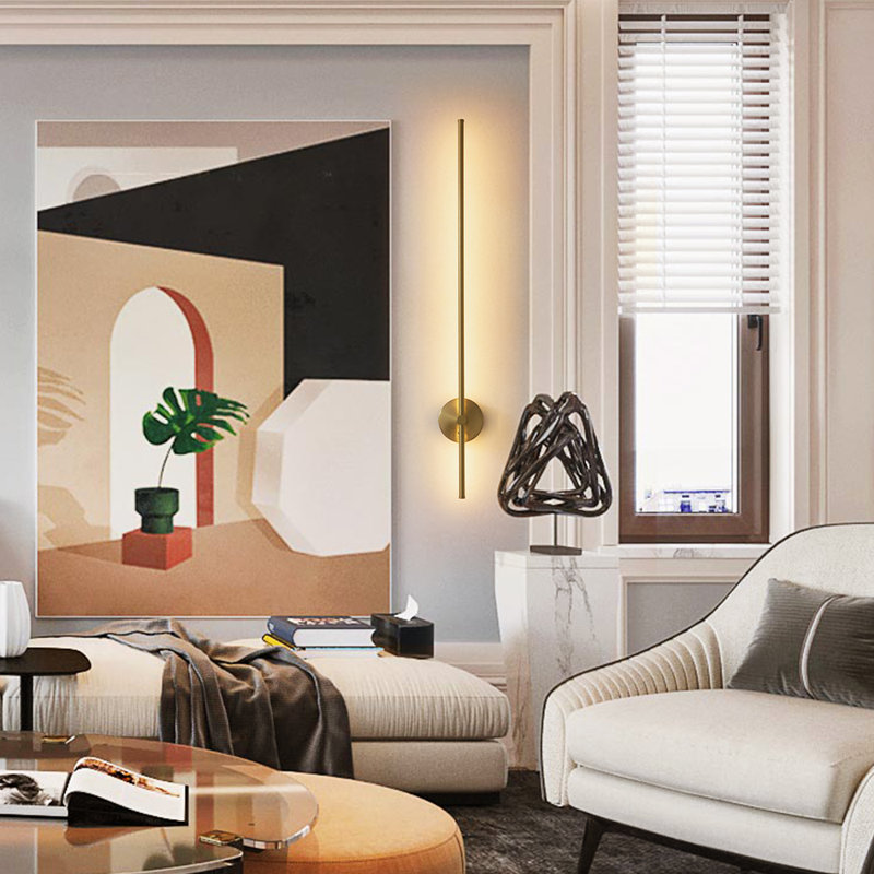 Applique murale en aluminium à intensité variable avec rotation de 350 degrés Betti, H 39,37 po x l 4,72 po x P 3,74 po, Or