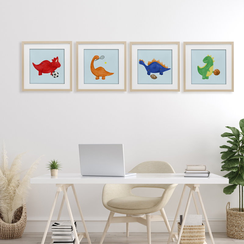 Ensemble de 4 animaux mignons jouant à des sports sous un verre encadré, design par Lucille Price, H 16 po x l 16 po