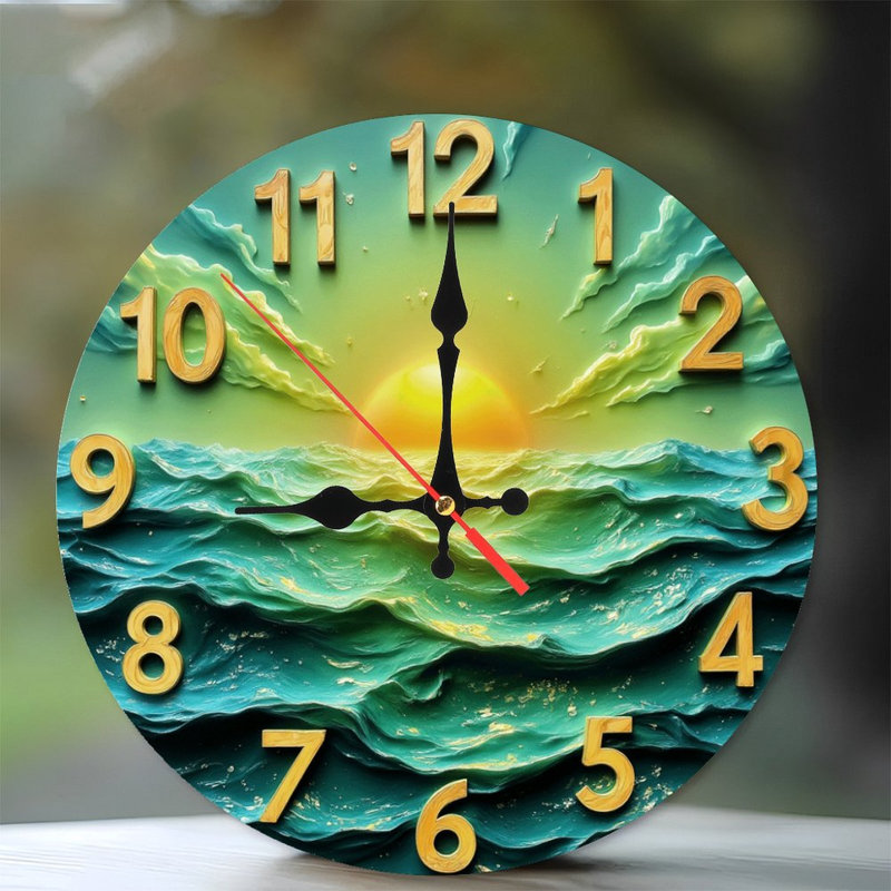 Horloge océanique avec chiffres dorés