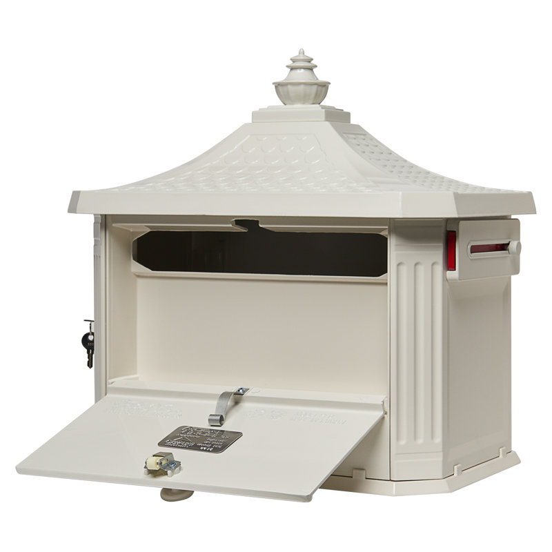 Hamilton Locking Post Mounted Mailbox, White