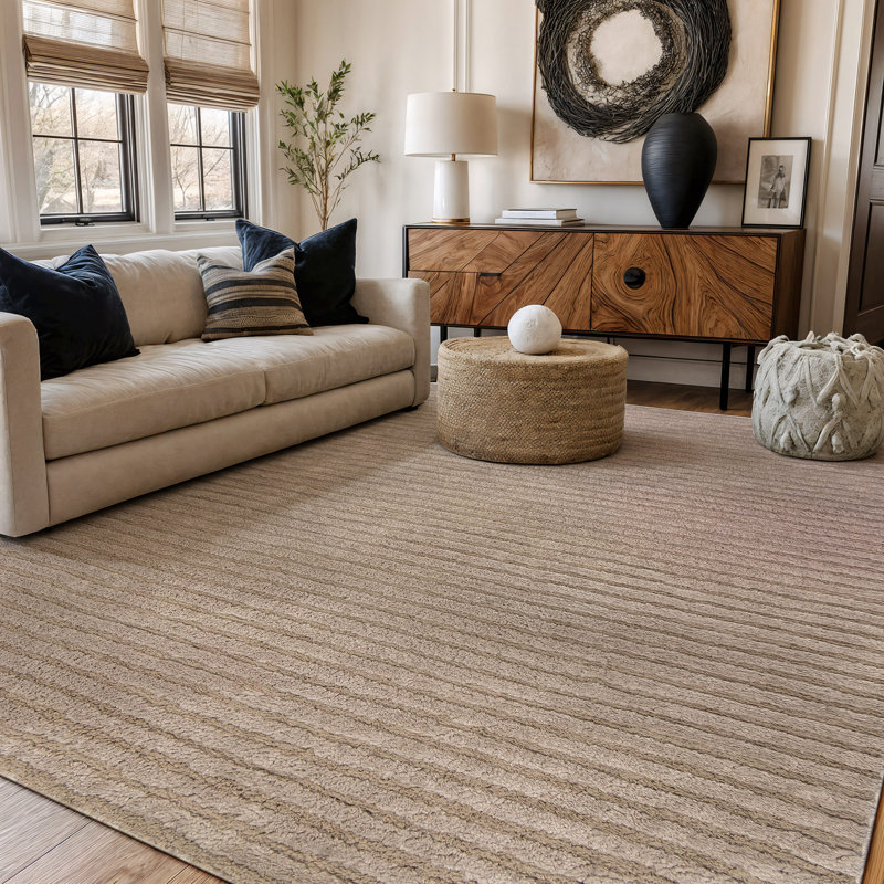 Tapis intérieur / extérieur beige à poils longs tissé à la machine, Beige, 7 pi 10 po x 10 pi