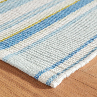 Tapis bleu en coton tissé à la main Daphne