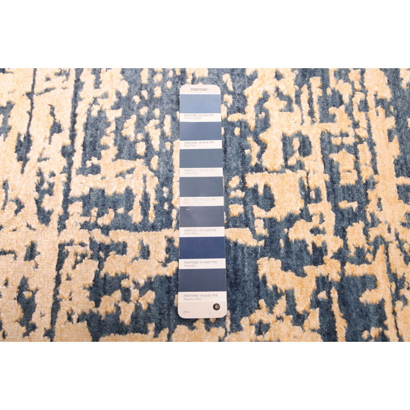 Tapis bleu marine Legacy 2 pi 6 po x 10 pi 3 po