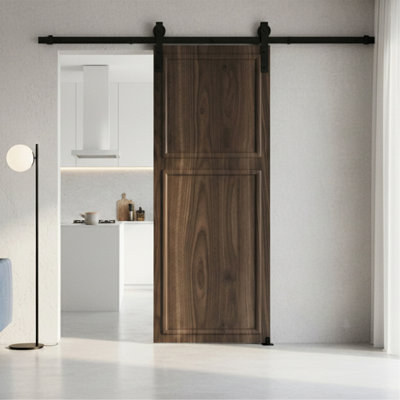 Porte coulissante en panneau de fibres à densité moyenne à 2 panneaux en noyer de 38 po et 28 po x 80 po avec quincaillerie de porte de grange.