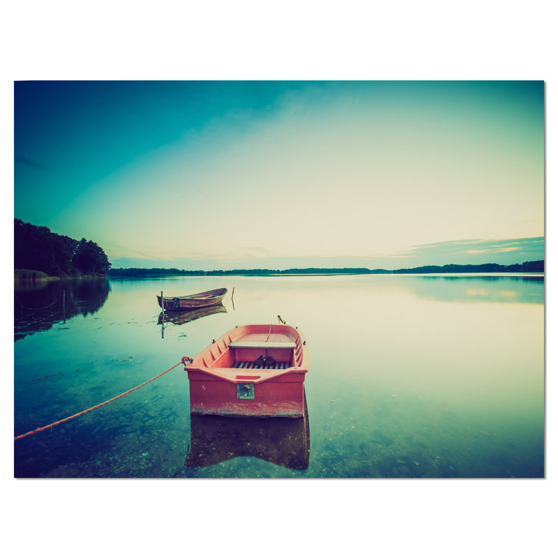 Bateau rose dans un lac rétro - reproduction de photo, H 30 po x l 40 po x P 1,5 po, Toile tendue