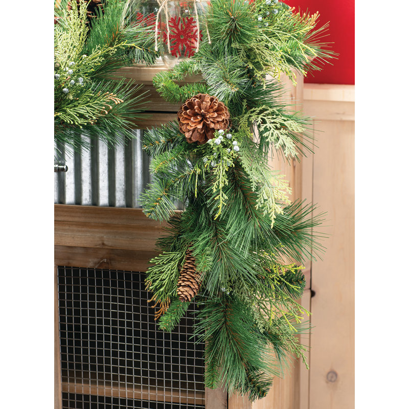 Connelly 72'' in. Faux Garland