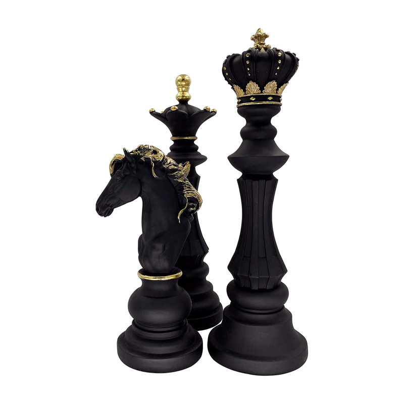 Ensemble de trois pièces d'échecs pour le roi et la reine des chevaliers