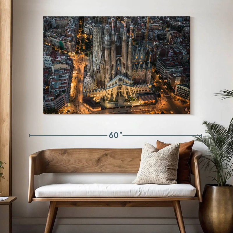 Lilie Sagrada Familia la nuit, H 34 po x l 51 po