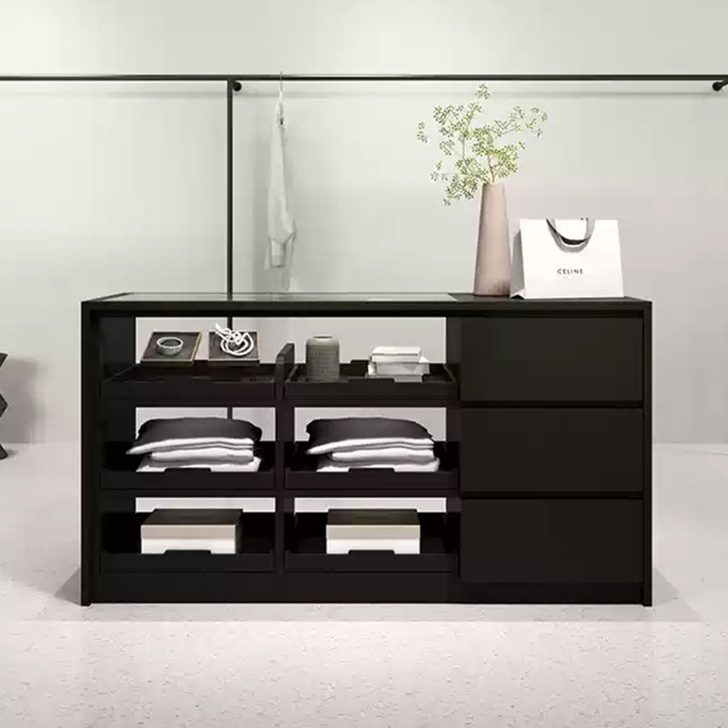 Delauren, Black