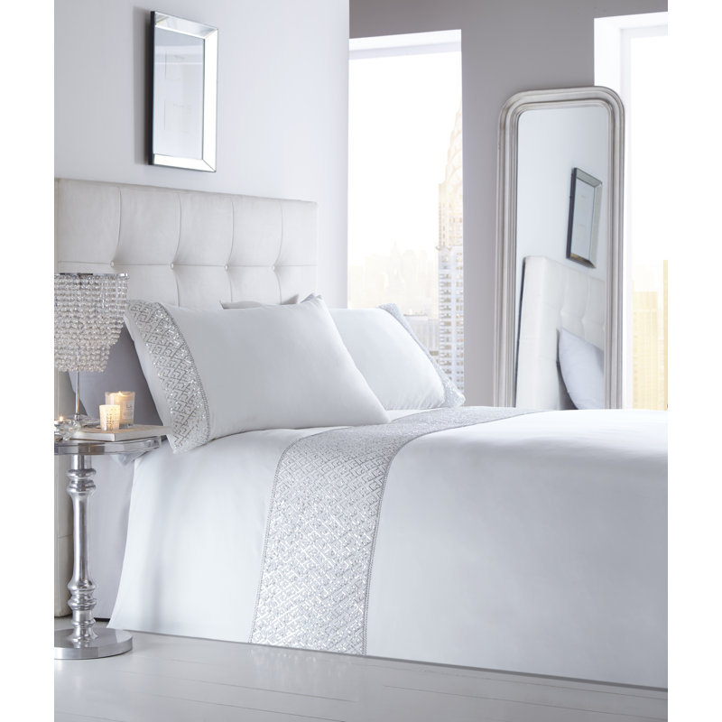 Anwen Glam Duvet Cover Set, Super King Duvet Cover + 2 Standard Pillowcases, White