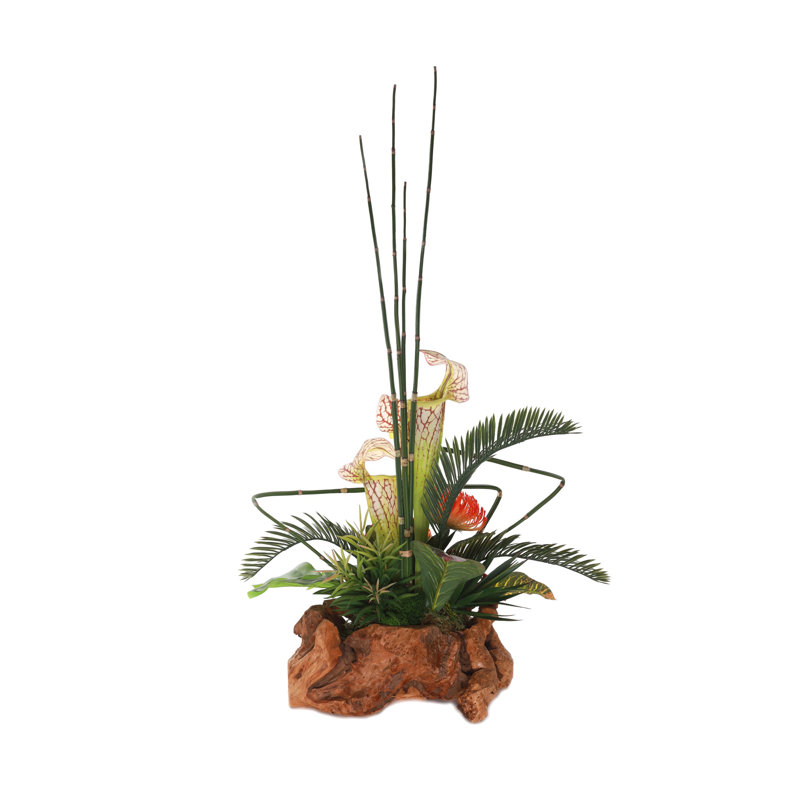 Arrangement floral dans un bol