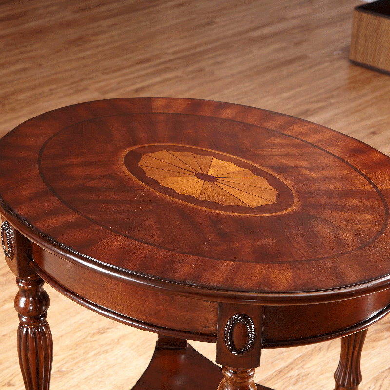 Table de bout ovale en verre massif avec structure en bois massif et tablette de rangement Wexford, Bois de cerisier