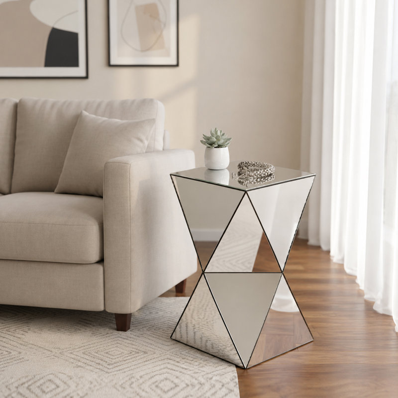 Table de bout géométrique à miroir argenté avec base sculpturale en bois aggloméré