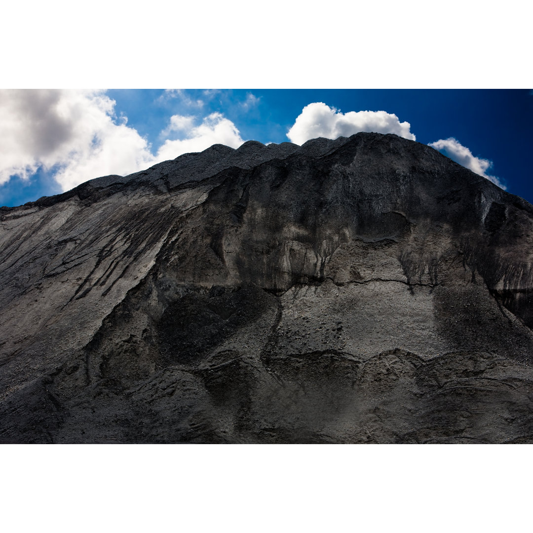 Mountain Of Coal von Opla - Drucken