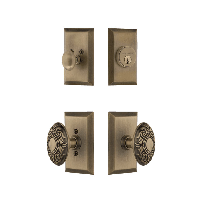 Nostalgic Warehouse Studio Entry Set with Victorian Knob, Antique Brass, 2.375