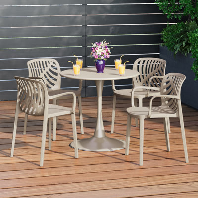 4-Person Outdoor Round Dining Set