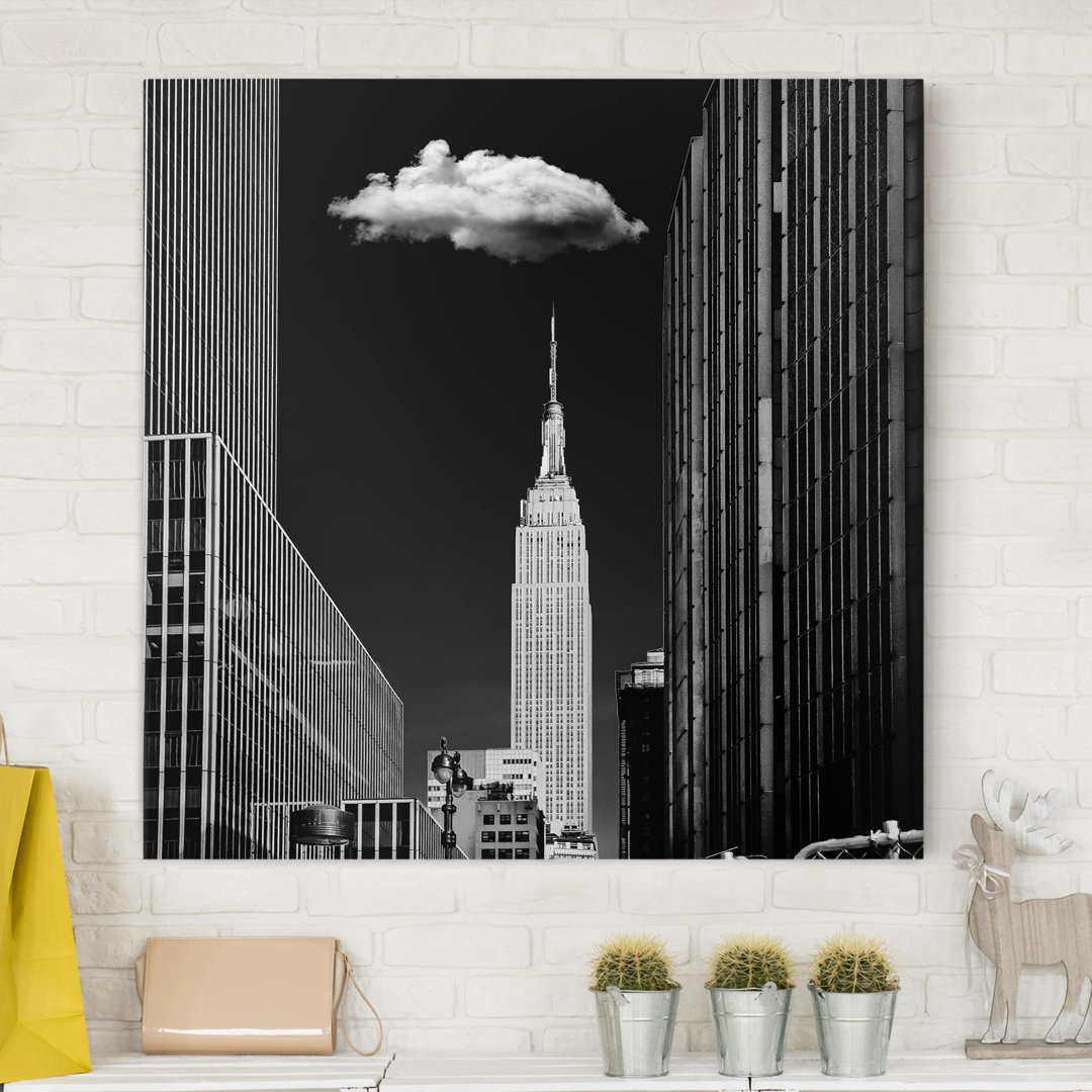 Leinwandbild New York mit einzelner Wolke