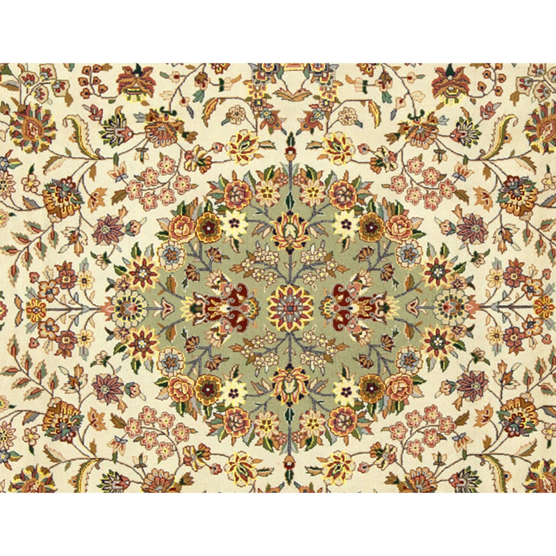 High-Quality Hand-Knotted Ivory And Light Green Area Rug