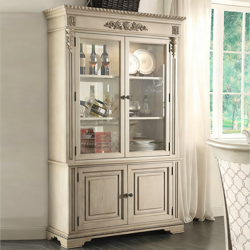 Beige massif + bois manufacturé + vitrines en verre
