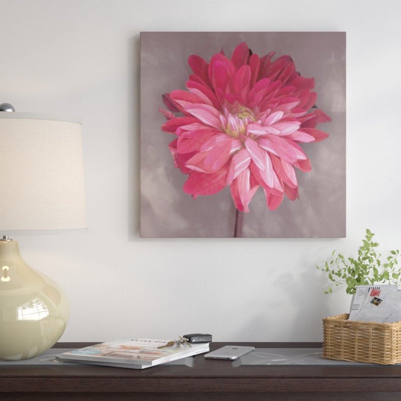 « rose zinnia », impression sur toile, H 18 po x l 18 po x P 1,5 po