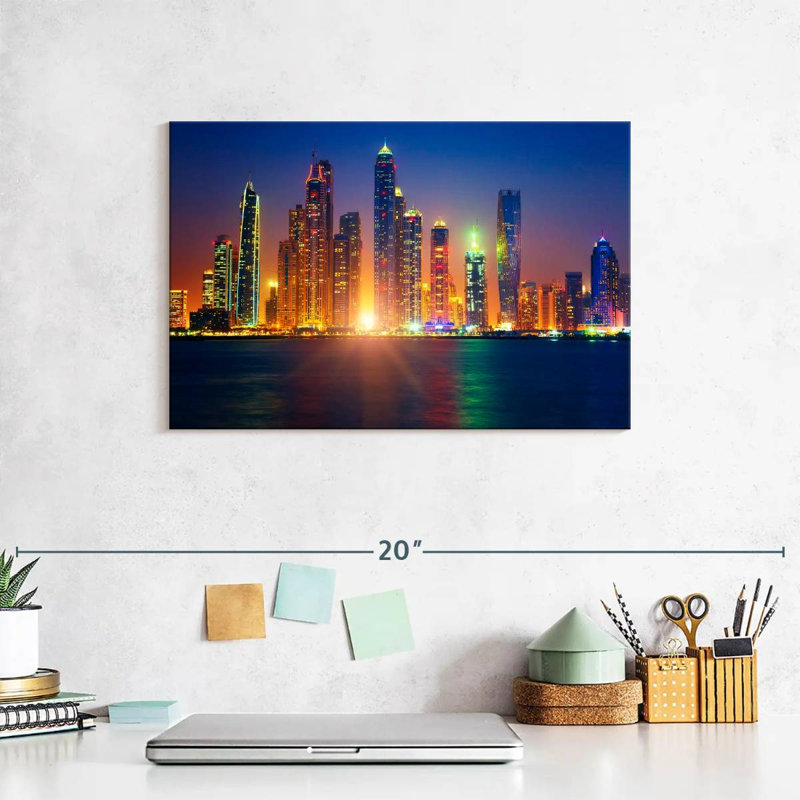 Lever de soleil à Dubaï, H 8 po x l 12 po