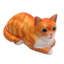 Figurine de chat allongé en bois