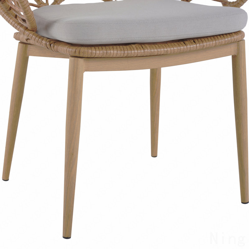Ensemble de conversation pour patio 7 pièces, chaise de salle à manger en faux osier clair avec coussin beige 6 pièces et table de salle à manger en bois d'acacia 1 pièce